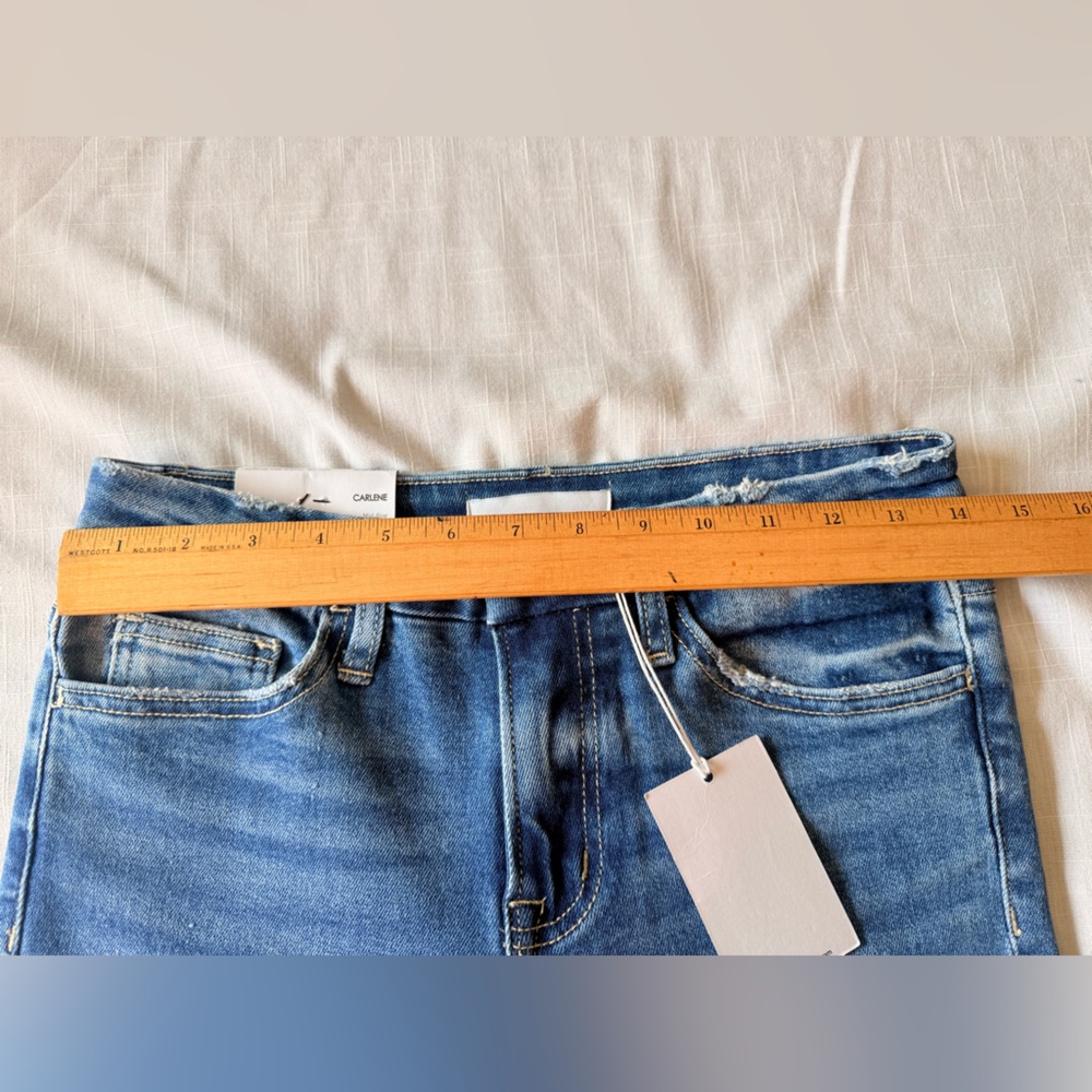 NWT CARLENE MID RISE CROP SLIM STRAIGHT STRETCH JEANS
VERVET size26 - Picture 8 of 13